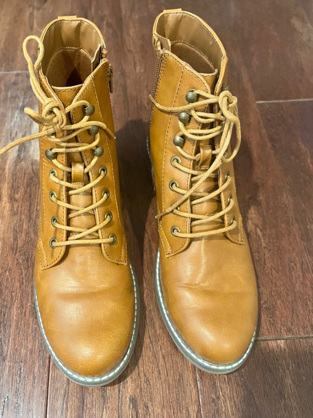 Tan Lace Up Boots sz 8.5